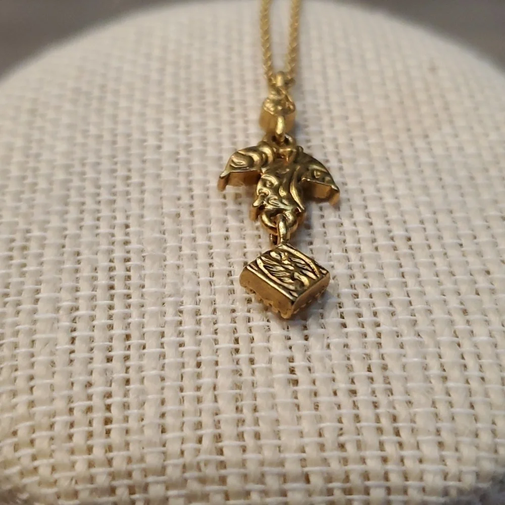 🦋 NWT NECKLACE & BRACELET SET